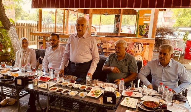 AK Parti Siirt Heyeti Basın Mensuplarıyla Buluştu: “Siirt İçin Durmadan Çalışıyoruz”