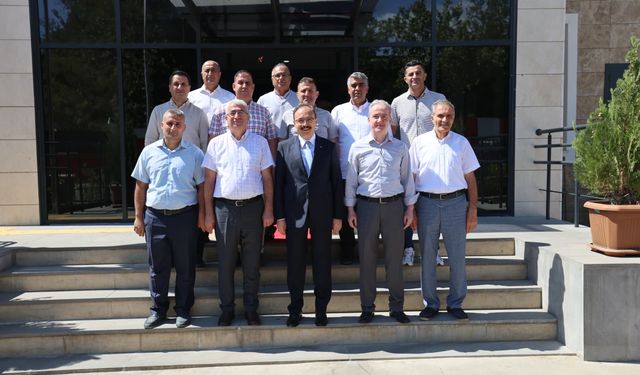 Vali Kızılkaya’dan Çevre, Şehircilik ve İklim Değişikliği İl Müdürlüğü ile Askerlik Şubesine Ziyaret