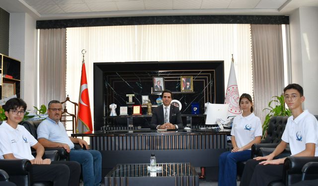 İl Millî Eğitim Müdürü İlhan Saz, TEKNOFEST Finalistlerini Makamında Kabul Etti