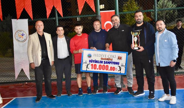 SİİRT BELEDİYESİ’NİN DÜZENLEDİĞİ 3X3 SOKAK BASKETBOLU SONA ERDİ