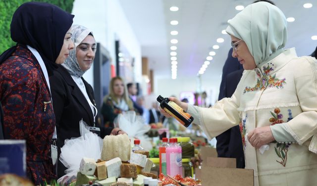 Emine Erdoğan İstanbul’da Siirtlilerle Buluştu