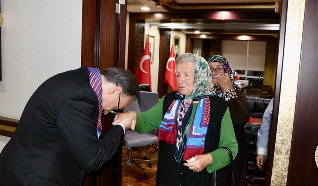 Trabzon’dan Gelen Şehit Ailelerinden Vali Kızılkaya’ya Ziyaret