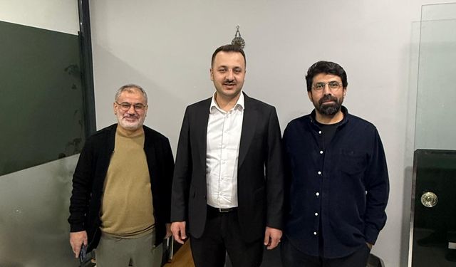 AK Parti İl Başkanı Özturan, Doktorlarla Bir Araya Gelerek Siirt’in Sağlık Sorunlarını Değerlendirdi