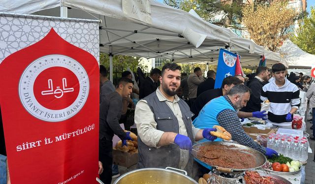İlk Günde 603.000,00 TL Toplandı: Siirt Halkı Gazze İçin Hayır Çarşısına Seferber Oldu
