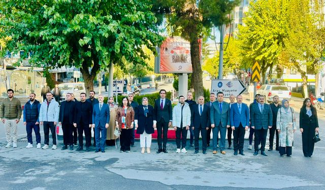 SİİRT’TE 24 KASIM ÖĞRETMENLER GÜNÜ DOLAYISIYLA ÇELENK SUNMA TÖRENİ DÜZENLENDİ