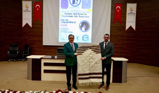 Vali Kızılkaya, “Mehmet Akif Ersoy’un Eserlerinde Aile Tasavvuru” Konferansına Katıldı