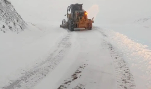 Siirt’te Kar Yağışı Ulaşımı Olumsuz Etkiledi: 45 Köy Yolu Kapalı