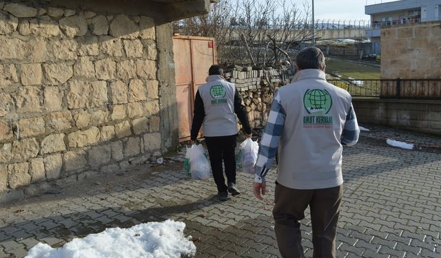 Miraç Kandili’nde Umut Kervanı’ndan İhtiyaç Sahiplerine Gıda Desteği