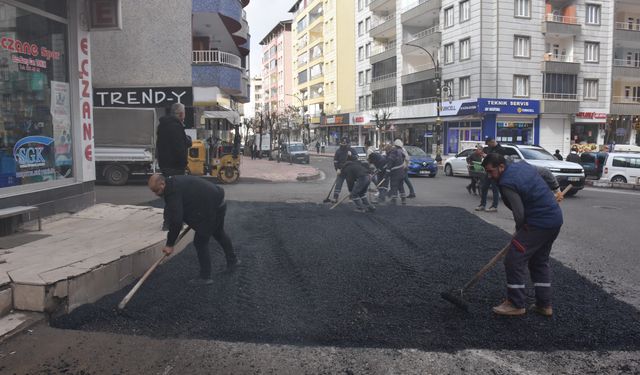 Siirt’te Asfalt ve Yol Bakım Çalışmaları Hız Kesmeden Devam Ediyor