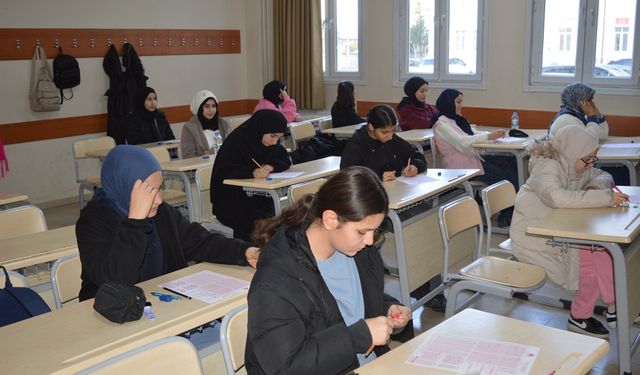 Siirt’te Çocuklar Ellerinden Tutularak Getirildi: Siyer Sınavında Duygulandıran Manzara