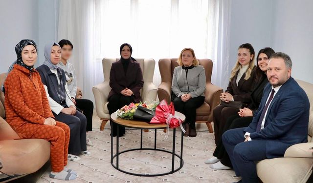 Vali Eşi Nurten Kızılkaya’dan Kurtalan’da Koruyucu Aile Ziyareti
