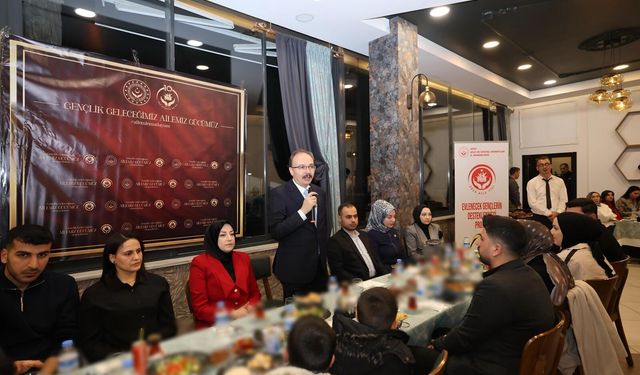 VALİ KIZILKAYA, GENÇ ÇİFTLERLE İFTARDA BİR ARAYA GELDİ!