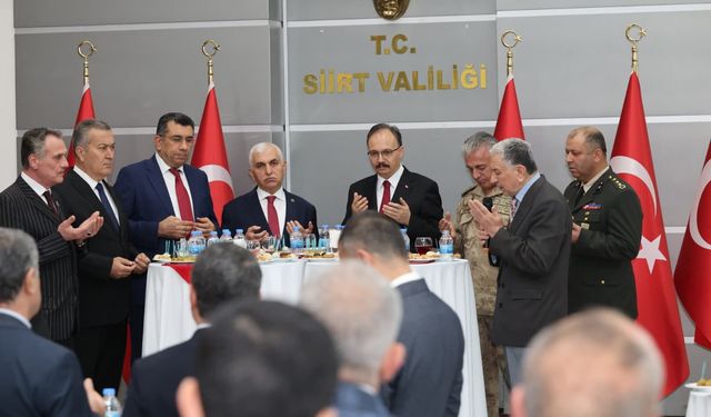 Siirt’te Devlet–Millet Bayramlaşması Yoğun Katılımla Gerçekleşti