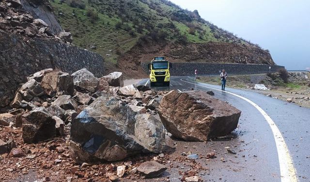 Siirt’te Sel ve Karla Mücadele: Ekipler Seferber Oldu