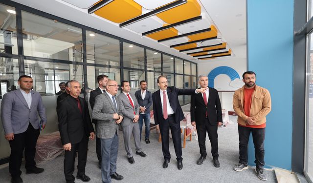 VALİ KIZILKAYA, SİİRT’TE İL HALK KÜTÜPHANESİ İNŞAATINDA İNCELEMELERDE BULUNDU