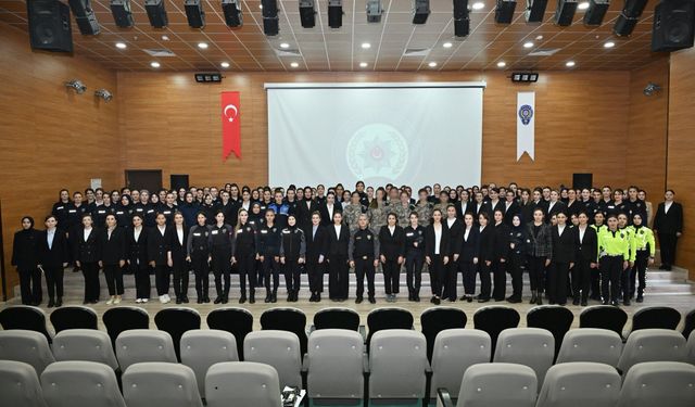 İl Emniyet Müdürü Özdemir’den Kadın Personele Anneler Günü Kutlaması