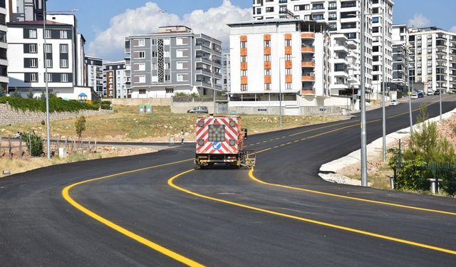 SİİRT BELEDİYESİ YOL ÇİZGİ ÇALIŞMALARINI TAMAMLADI