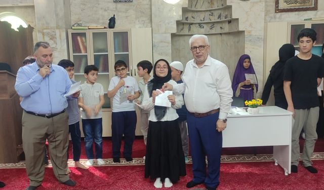 Siirt’te Yaz Kur’an Kursları Dönem Sonu Sınavında Başarılı Öğrenciler Ödüllendirildi