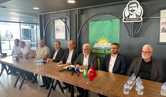 HÜDA PAR Genel Başkanı Yapıcıoğlu Siirt’te STK Temsilcileri ve Basın Mensuplarıyla Buluştu
