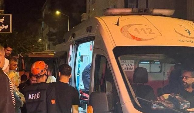 Siirt’te Asansörde Ayağı Sıkışan 8 Yaşındaki Çocuk Kurtarıldı