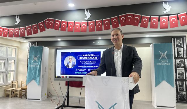 TÜGVA’NIN KARİYER BULUŞMALARI’NDA FUAT ÖZGÜR ÇALAPKULU ÖĞRENCİLERLE BULUŞTU