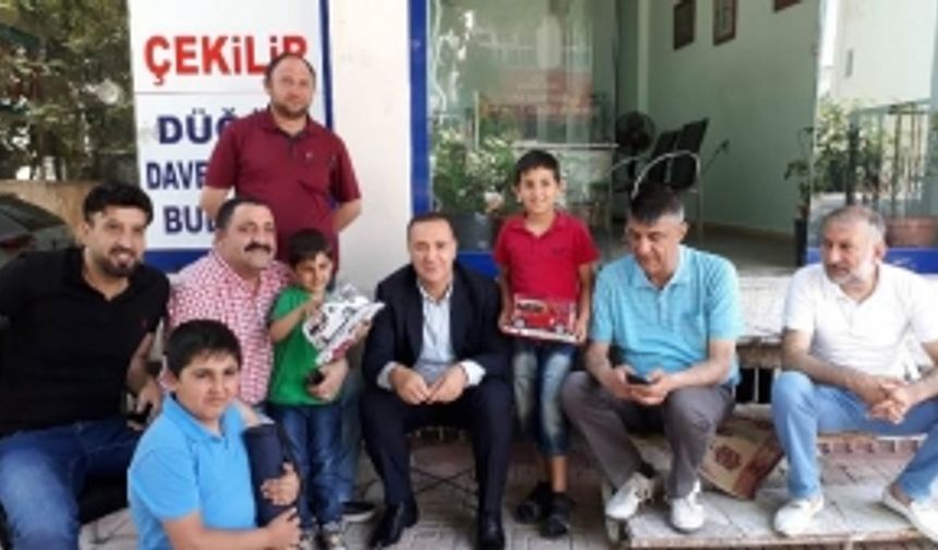 AK Parti Siirt Milletvekili Adayı Osman Ören'e 3 Dilde Müzik