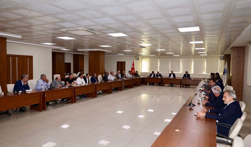 DOĞALGAZDAN ULAŞIMA, SİİRT’İN MAHALLELERİNDE ÇÖZÜM ODAKLI ADIMLAR ATILMAYA DEVAM EDİYOR!