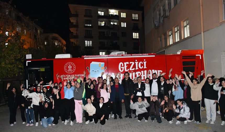 Siirt’te Açık Hava Sineması Etkinliği Büyük İlgi Gördü