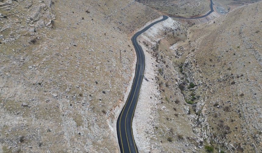 Siirt’te Kırsal Ulaşım Güçleniyor: Tillo’da 8.400 Metrelik BSK Asfalt Çalışması Tamamlandı