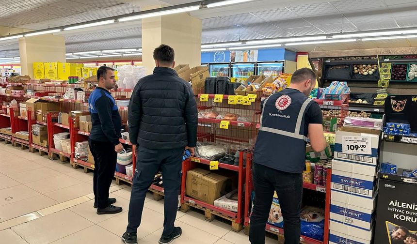 SİİRT’TE FİYAT ETİKETİ VE HAKSIZ FİYAT ARTIŞI DENETİMLERİ DEVAM EDİYOR!