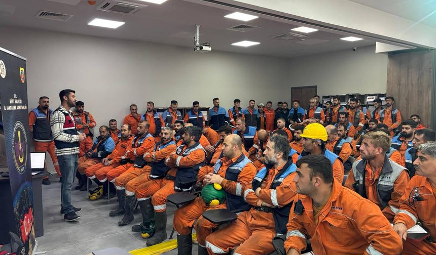 SİİRT JANDARMASI, DİJİTAL GÜVENLİKTE VATANDAŞIN YANINDA!