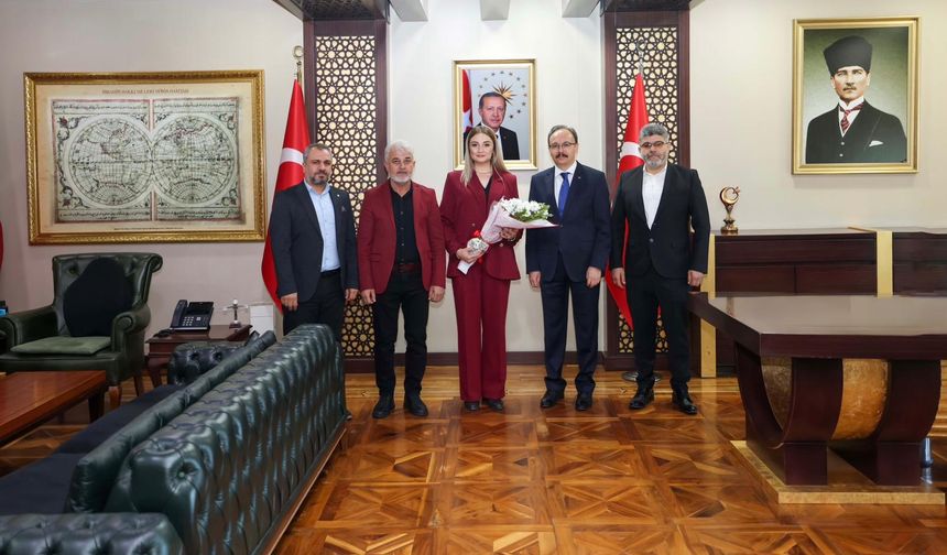 Özel Siirt Duru Hastanesi Yönetiminden Vali Kızılkaya’ya Ziyaret