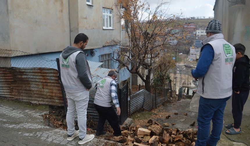 Siirt’te Umut Kervanı’ndan Kış Ortasında Yardım Çağrısı: “Komşularımız Aç ve Soğukta”