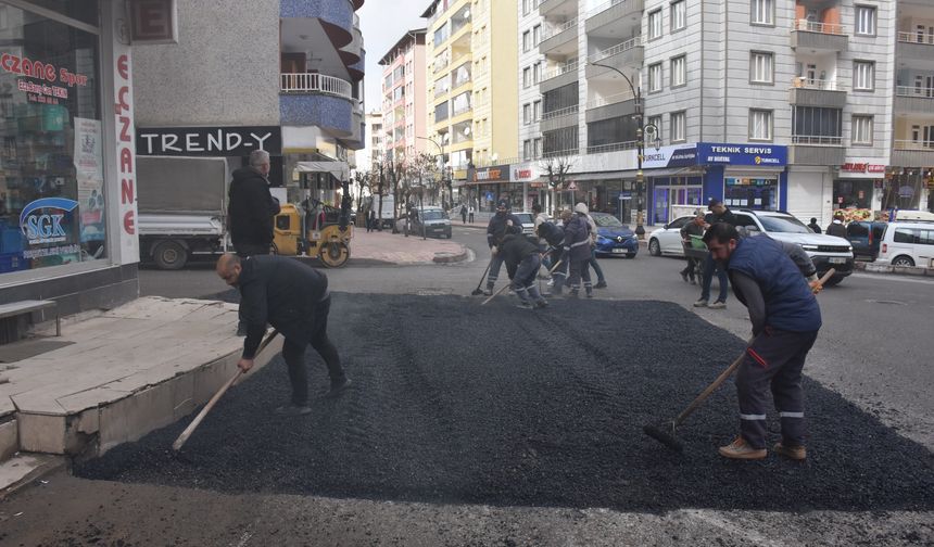 Siirt’te Asfalt ve Yol Bakım Çalışmaları Hız Kesmeden Devam Ediyor