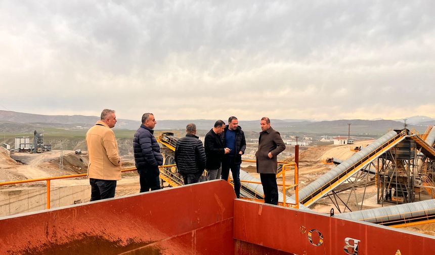 Siirt’teki Asfalt Tesisi Bölgeye Örnek Oldu