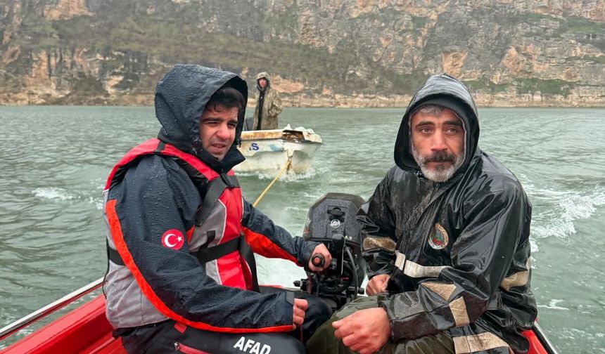 Ilısu Baraj Gölü’nde Mahsur Kalan Vatandaş AFAD Tarafından Kurtarıldı