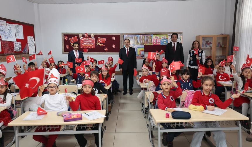 SİİRT’TE İKİNCİ DÖNEM “BAYRAK SEVGİSİ” TEMASIYLA BAŞLADI