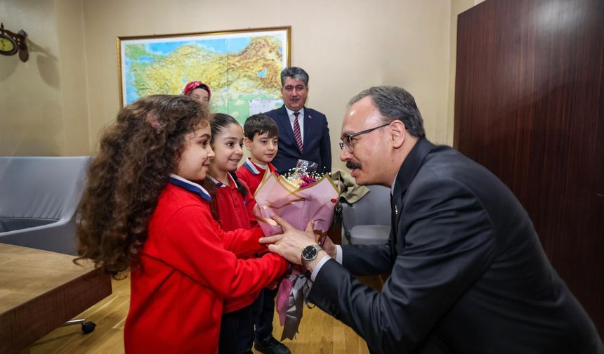 Minik Öğrencilerden Vali Kızılkaya’ya Anlamlı Ziyaret