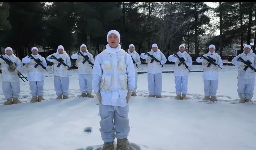 Yalovalı Sabahat Teyzeden Siirt’teki Jandarma Komandolara 400 Bere