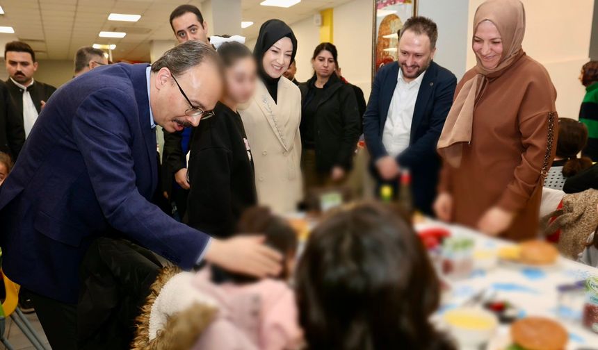 Siirt’te “Sevgi Sofrası” Geleneği Bu Yıl da Sürdürüldü