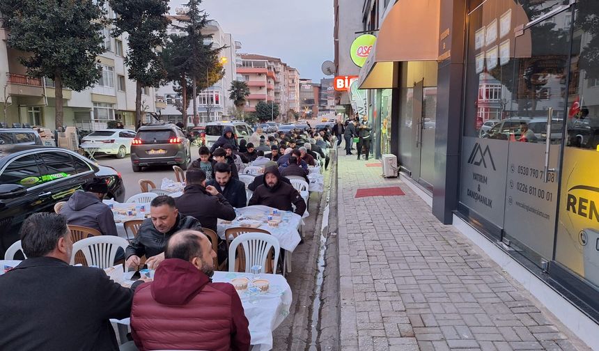 Yalova Siirt Vakfı’ndan Ramazan’da Çifte İftar Programı