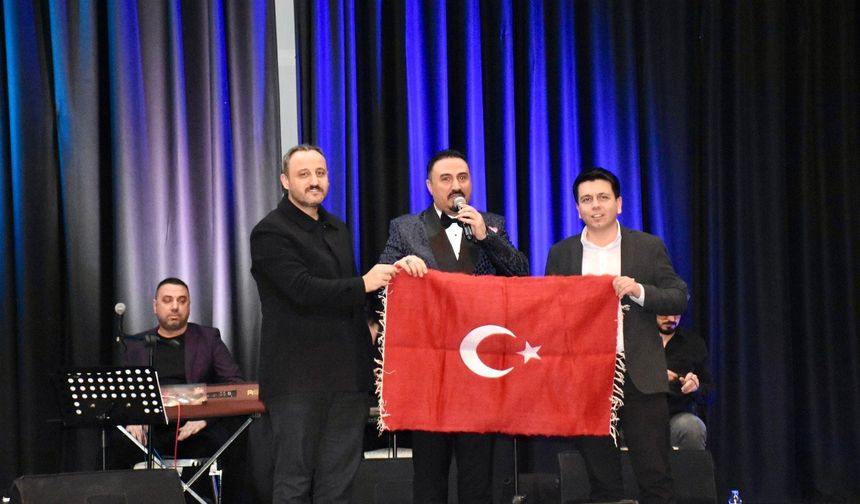 CENGİZ SARUHAN TAN, TASAVVUF EZGİLERİYLE GÖNÜLLERE HİTAP ETTİ!