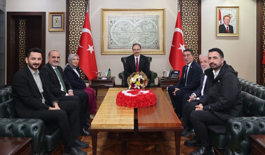 VALİ KIZILKAYA: “ECZACILAR SAĞLIK HİZMETLERİNİN VAZGEÇİLMEZ HALKASIDIR”