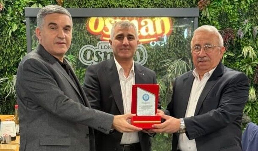 Emekliye Ayrılan Abdurrahim Gül’e Teşekkür Plaketi