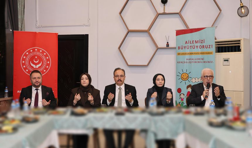 VALİ KIZILKAYA KORUYUCU AİLELER VE ÇOCUKLARLA İFTAR PROGRAMINDA BİR ARAYA GELDİ!