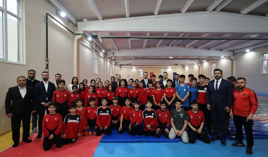 Gençlik ve Spor Bakan Yardımcısı Enes Eminoğlu Siirt’te Spor Yatırımlarını İnceledi