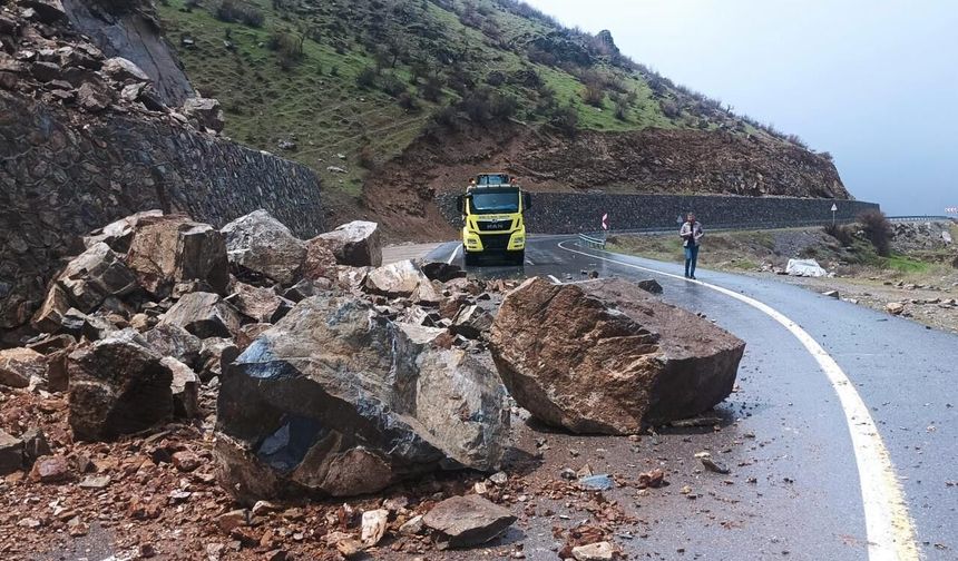 Siirt’te Sel ve Karla Mücadele: Ekipler Seferber Oldu