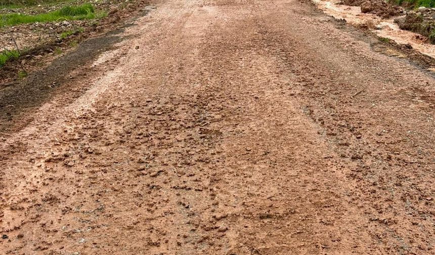 SİİRT’TE SEL VE HEYELAN SONRASI 70 KÖY YOLU ULAŞIMA AÇILDI