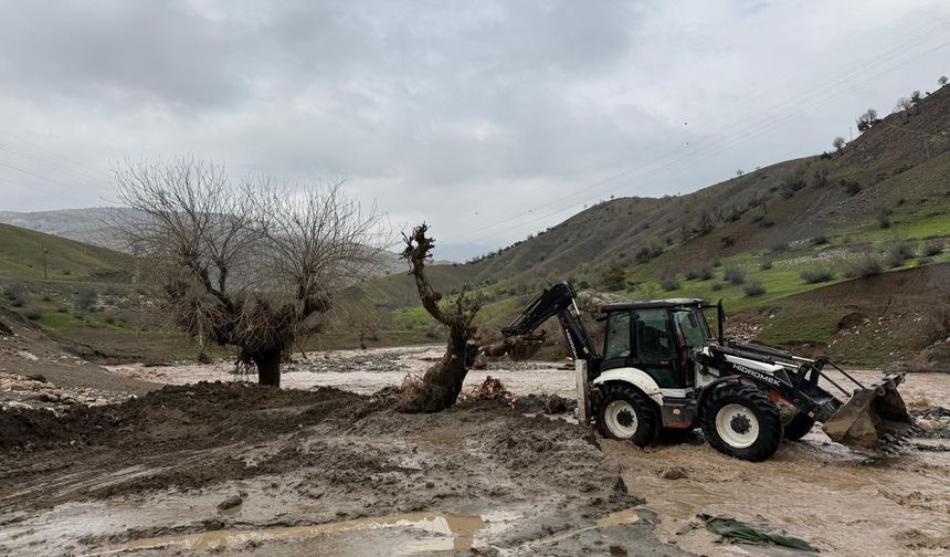 ŞİRVAN’DA SELİN YARALARI SARILIYOR!
