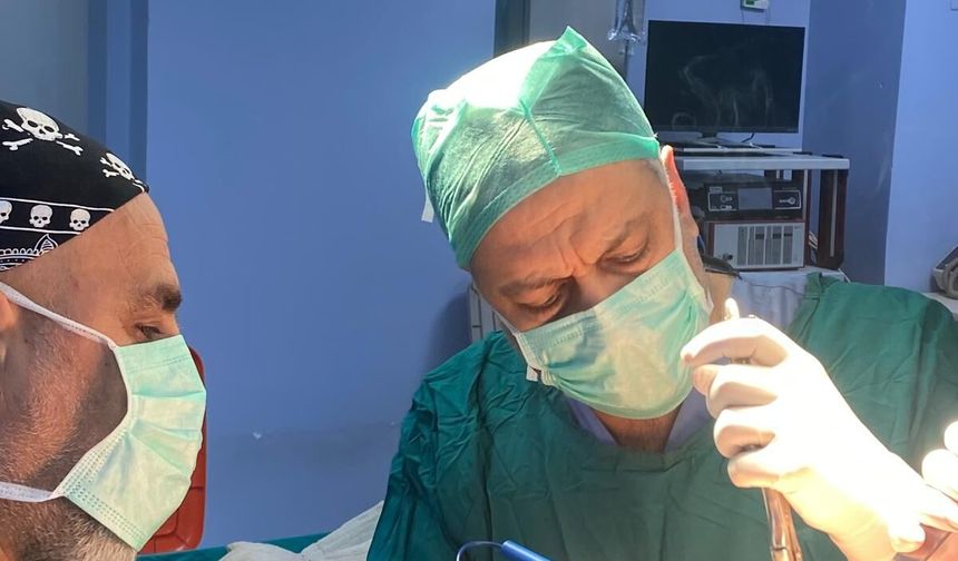 Dr. Eyyüp Çetiner’den Başarılı Diz Protezi Operasyonları